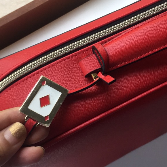 Estée Lauder red handbag 🌺🎁❤️ - Picture 3 of 7